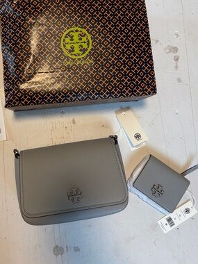 Tory Burch Thea Crossbody and Wallet Set Misty Gray Pebbled Leather NEW NWT
